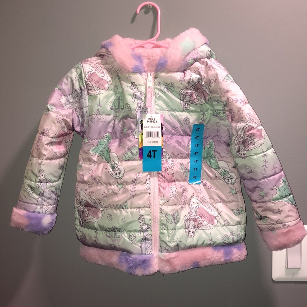 *NO OFFERS PLEASE* BRAND NEW DISNEY GIRL JACKET WITH SHERPA INSIDE OF IT! NWTS! - Picture 2 of 5